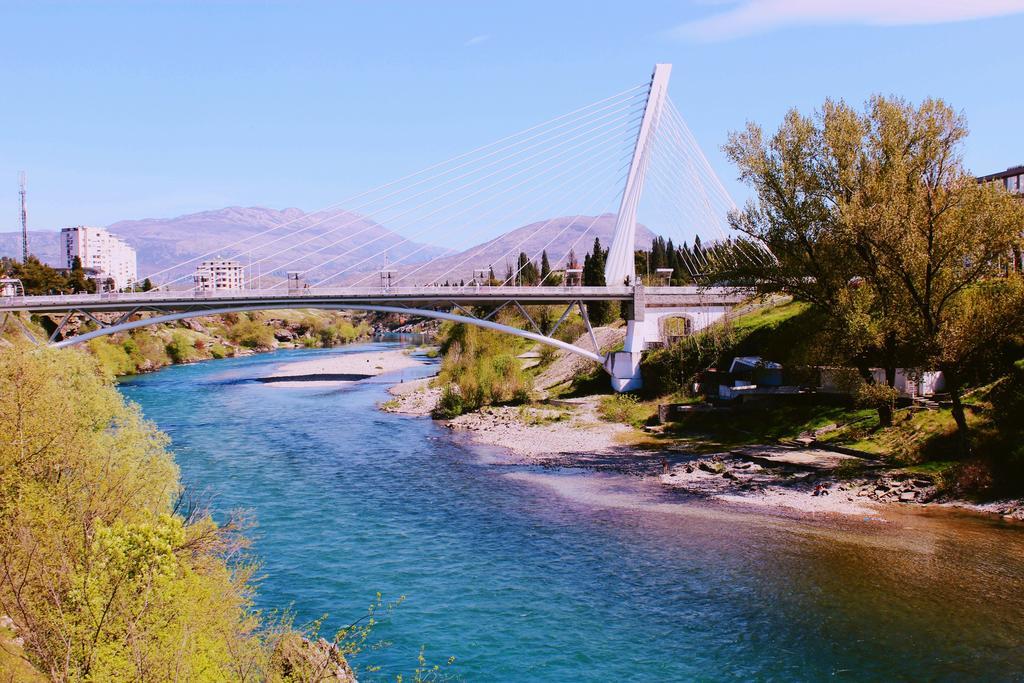 Explorer بودغوريتْسا المظهر الخارجي الصورة